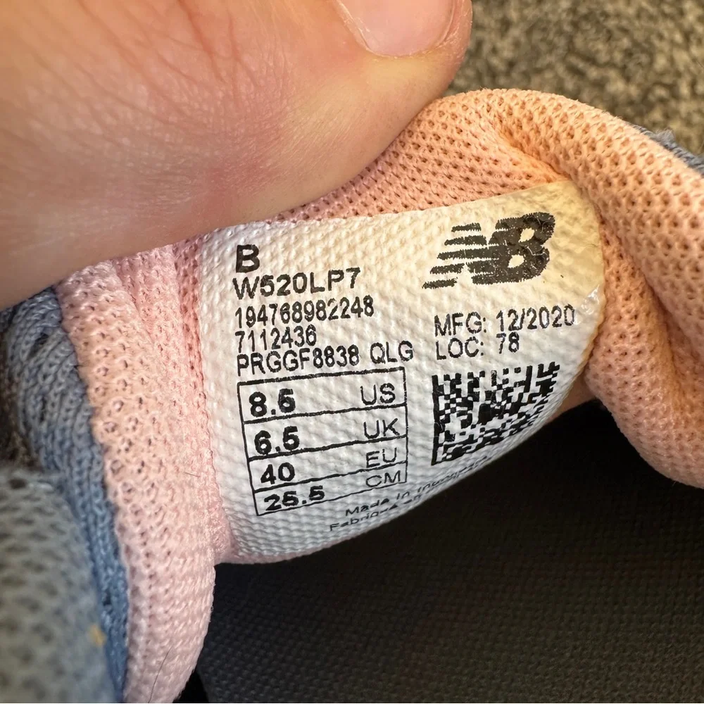 New Balance 520 Women’s Running Shoes Sneaker size 8